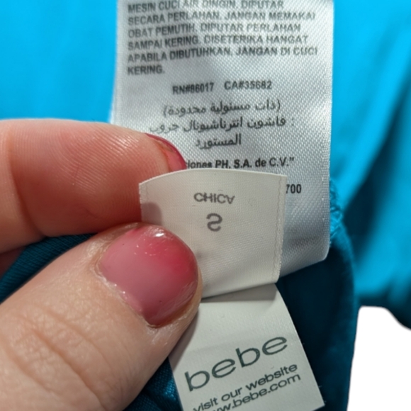 Bebe Capri Breeze Blue Cut-Out Sleeve Top ๐โจ๐ด - Picture 10 of 11